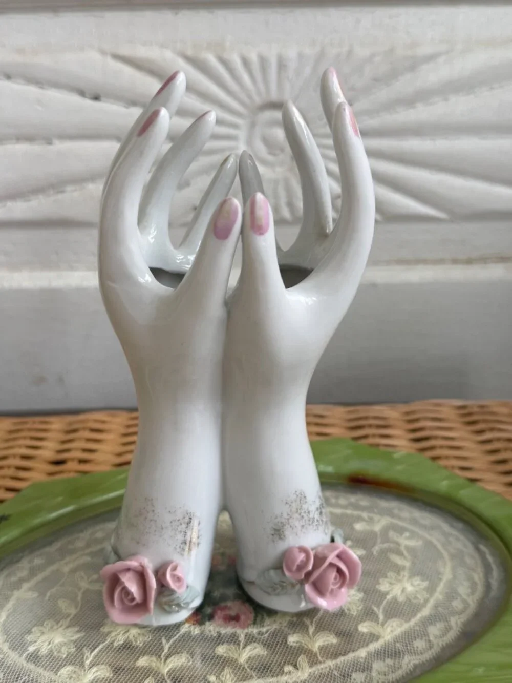 Vintage 50's Lefton Porcelain Cupping Hands Vase Pink Roses Cottage Chic